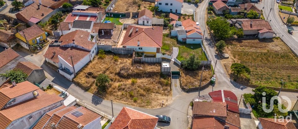 Terrain à Parceiros e Azoia de 725 m²