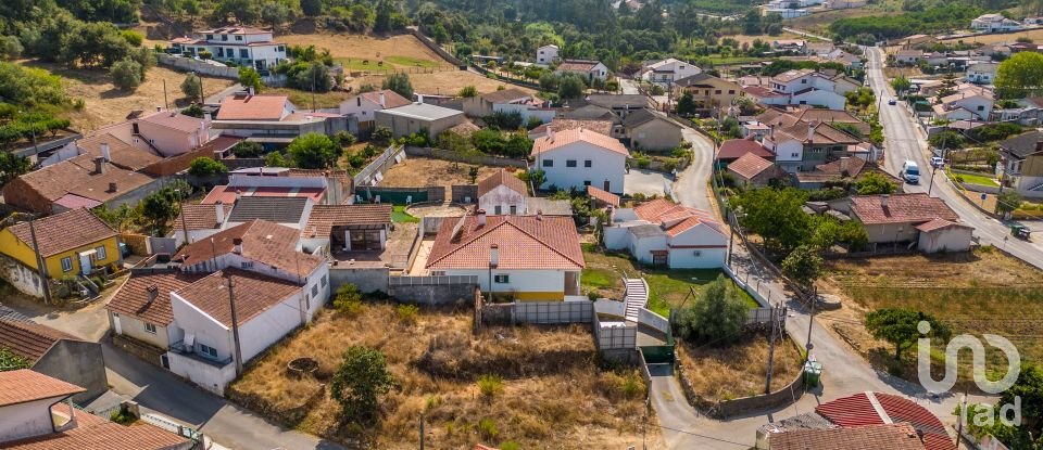 Terrain à Parceiros e Azoia de 725 m²