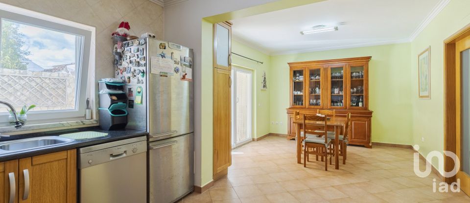 Moradia T4 em Quinta do Anjo de 189 m²