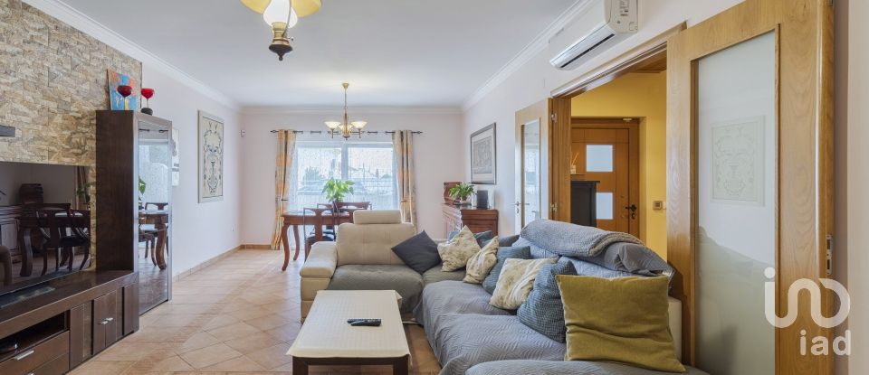 Moradia T4 em Quinta do Anjo de 189 m²