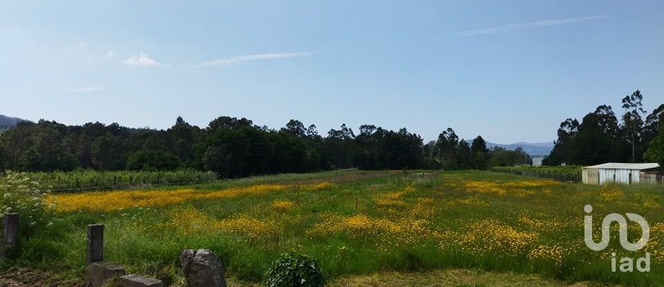 Terreno urbano em Cornes de 5 788 m²