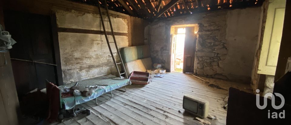 Village house T3 in Vale of 229 m²