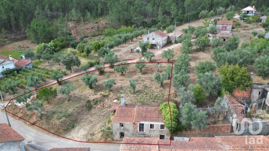 Maison de village T3 à Podentes de 140 m²