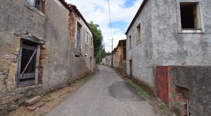 Maison de village T3 à Podentes de 140 m²