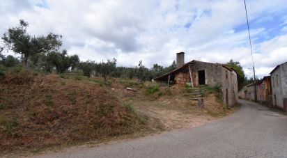 Maison de village T3 à Podentes de 140 m²