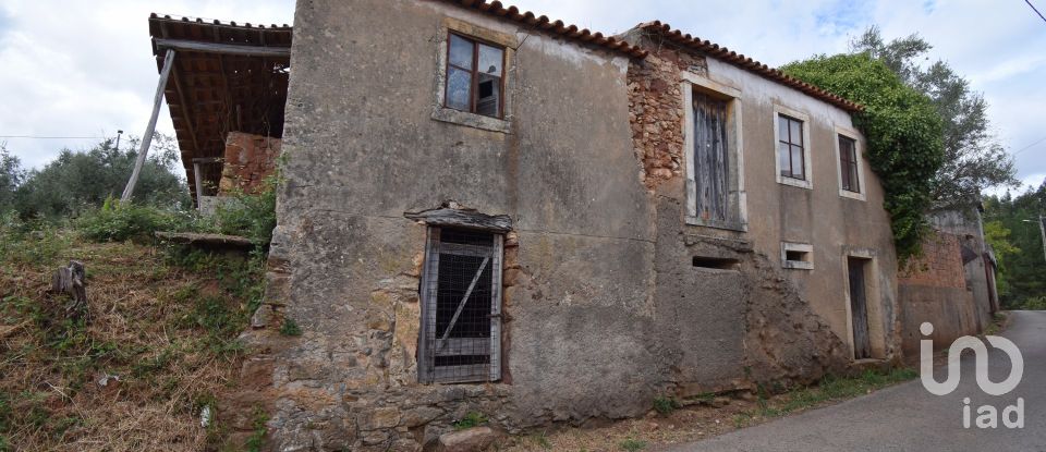 Maison de village T3 à Podentes de 140 m²