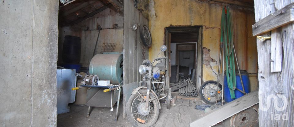 Maison de village T3 à Podentes de 140 m²