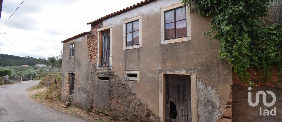 Maison de village T3 à Podentes de 140 m²