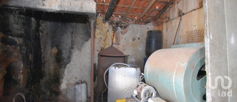 Maison de village T3 à Podentes de 140 m²