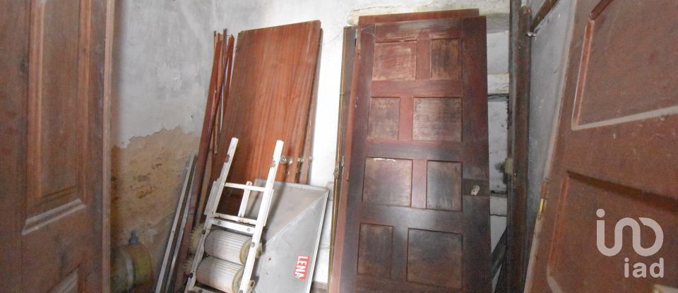 Maison de village T3 à Podentes de 140 m²