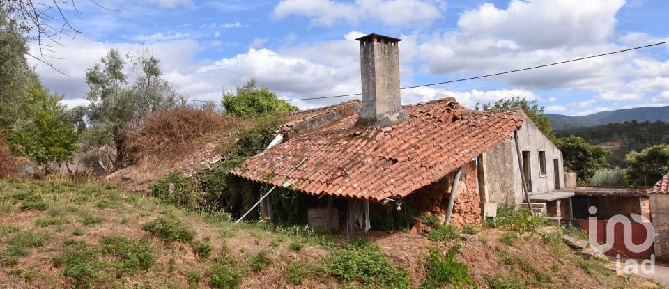 Maison de village T3 à Podentes de 140 m²