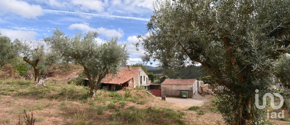 Maison de village T3 à Podentes de 140 m²