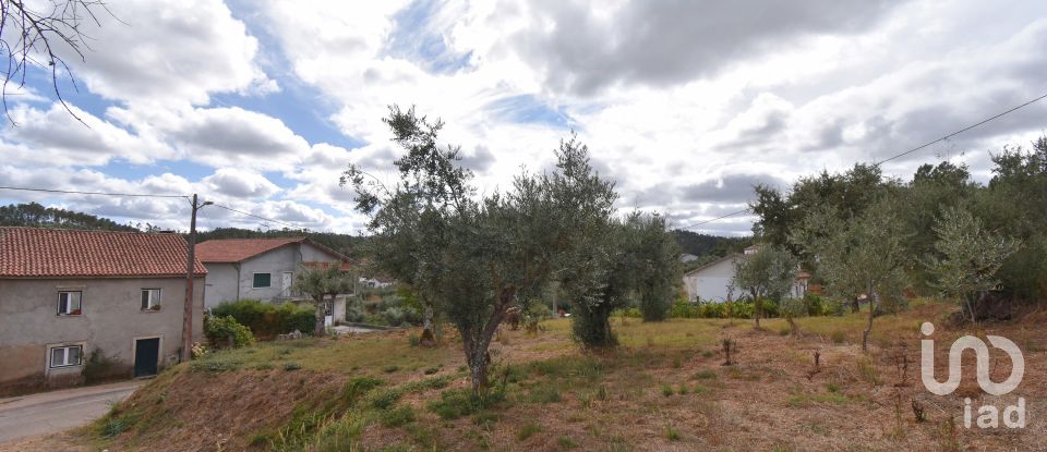 Maison de village T3 à Podentes de 140 m²