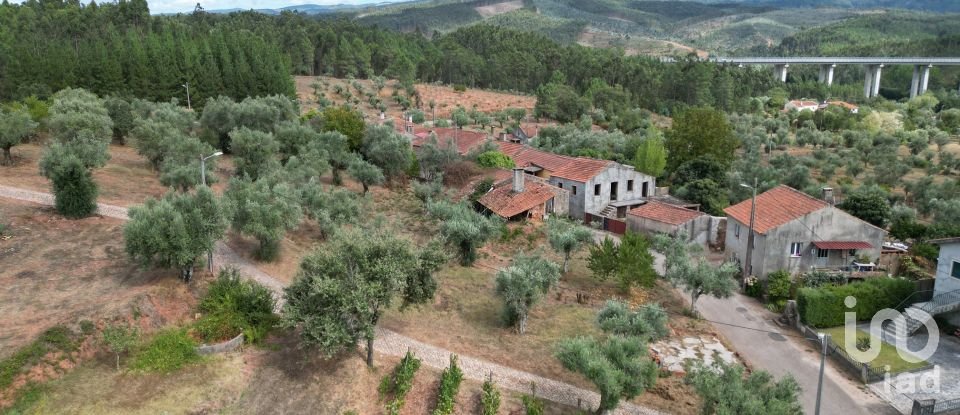 Maison de village T3 à Podentes de 140 m²