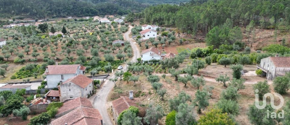 Maison de village T3 à Podentes de 140 m²