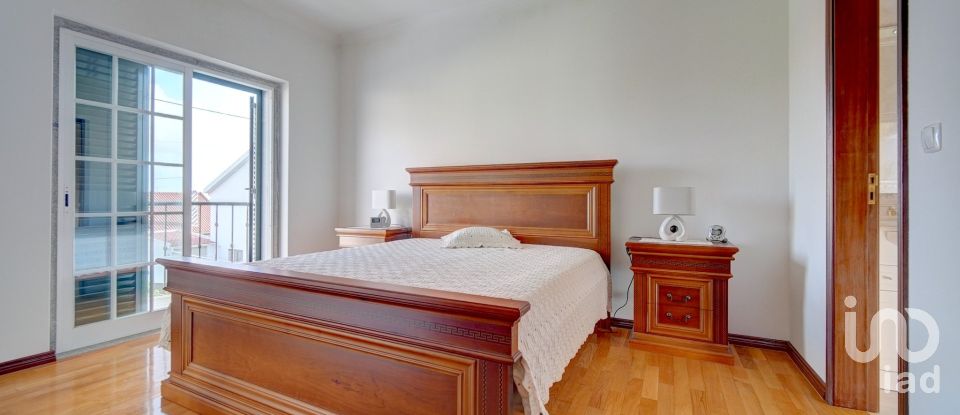 Lodge T4 in Pontinha e Famões of 218 m²