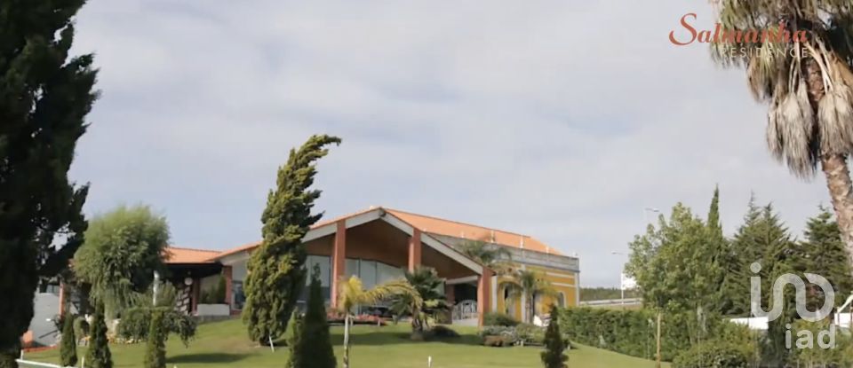 Boutique/Local commercial à Vila verde de 1 423 m²