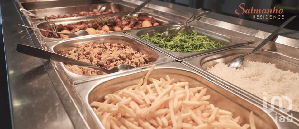 Boutique/Local commercial à Vila verde de 1 423 m²