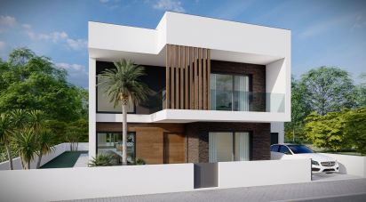 House T4 in Fernão Ferro of 180 m²