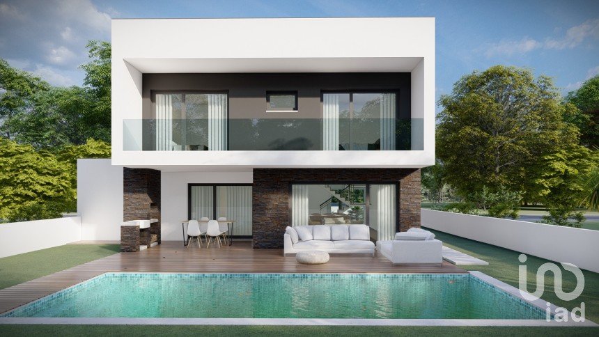 Moradia T4 em Fernão Ferro de 180 m²