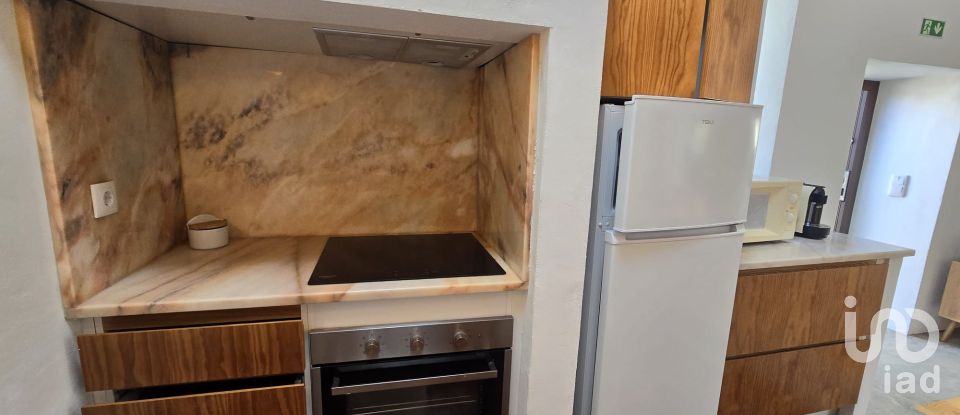 Moradia T2 em Encarnação de 146 m²