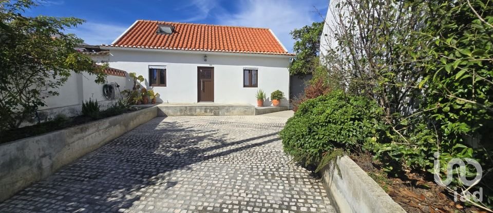 Moradia T2 em Encarnação de 146 m²