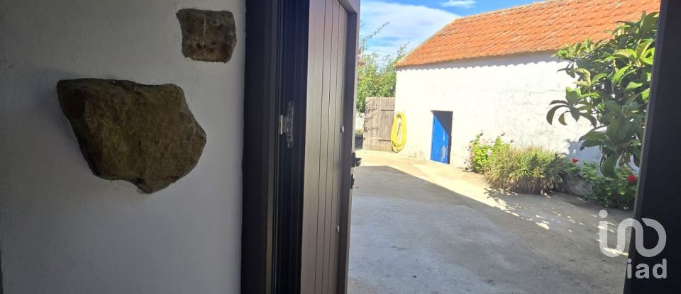 Moradia T2 em Encarnação de 146 m²