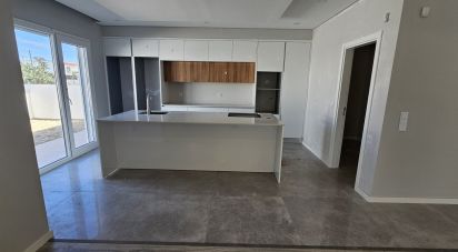 House T4 in Azeitão (São Lourenço e São Simão) of 243 m²