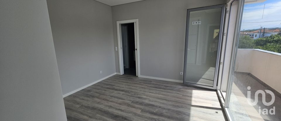 House T4 in Azeitão (São Lourenço e São Simão) of 243 m²