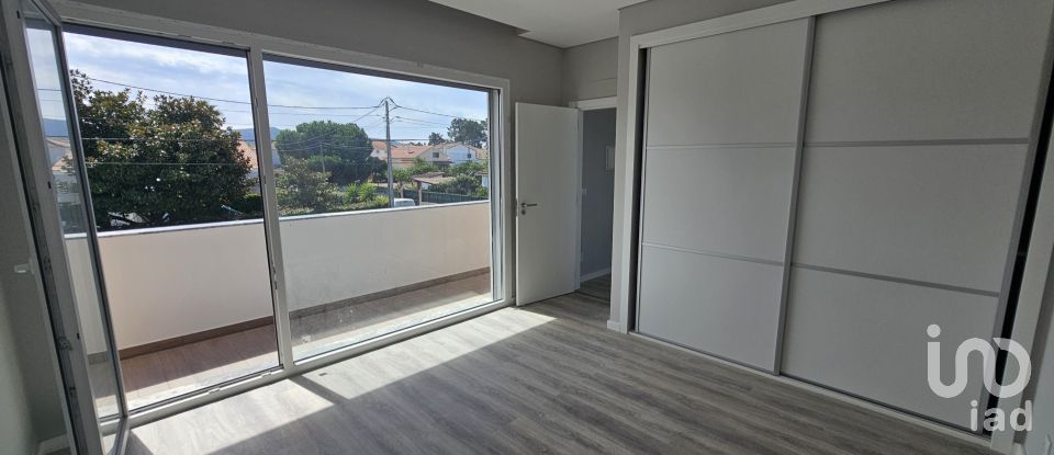 House T4 in Azeitão (São Lourenço e São Simão) of 243 m²