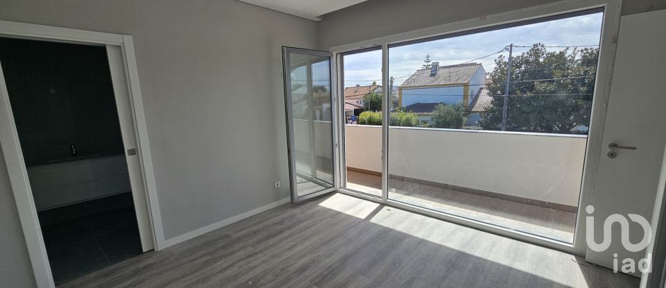 House T4 in Azeitão (São Lourenço e São Simão) of 243 m²