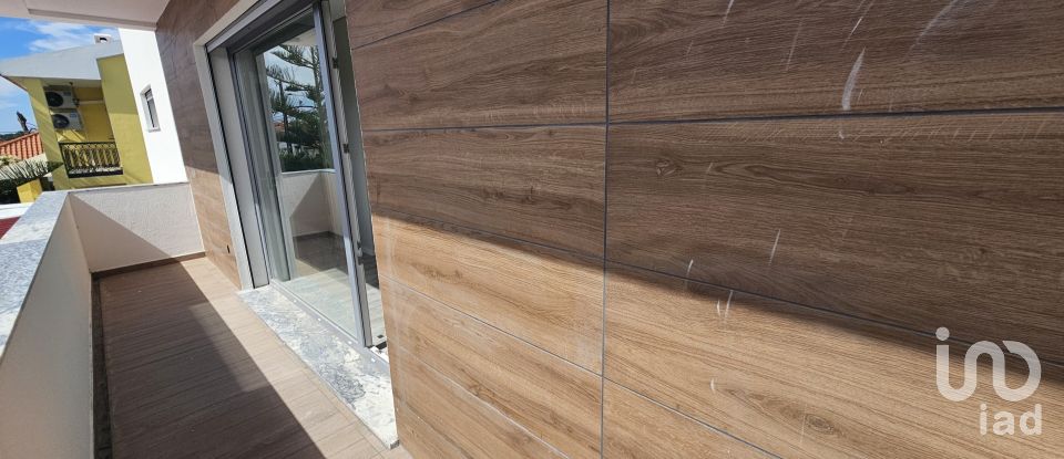 House T4 in Azeitão (São Lourenço e São Simão) of 243 m²