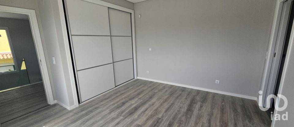 House T4 in Azeitão (São Lourenço e São Simão) of 243 m²