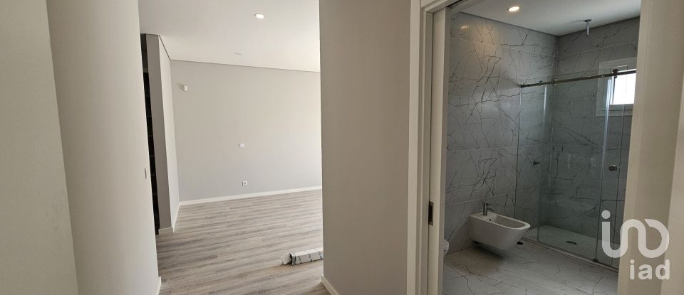 House T4 in Azeitão (São Lourenço e São Simão) of 243 m²