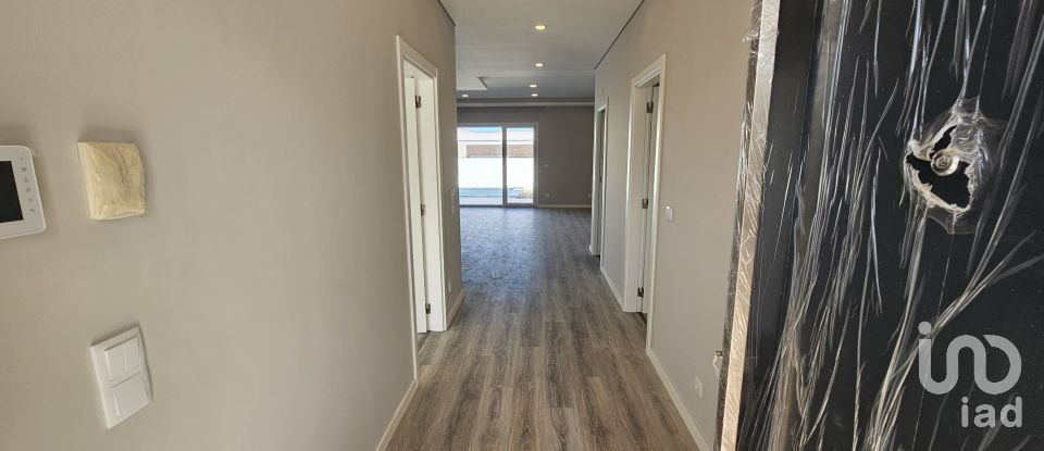 House T4 in Azeitão (São Lourenço e São Simão) of 243 m²