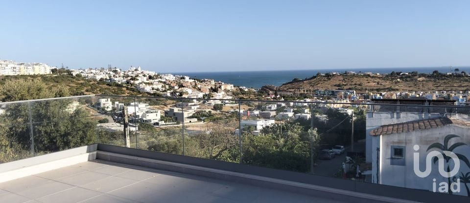 Moradia T3 em Albufeira e Olhos de Água de 369 m²