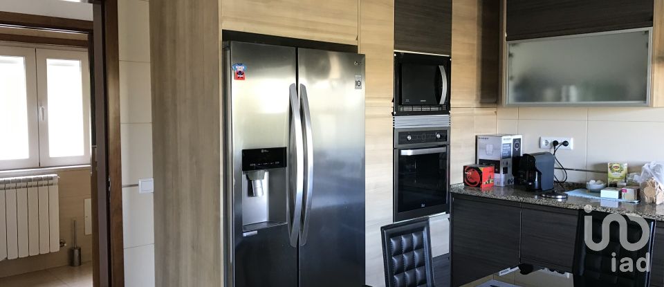 Moradia T3 em Albufeira e Olhos de Água de 369 m²