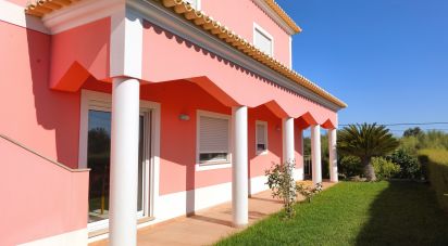 Maison T4 à Vila Nova de Cacela de 233 m²