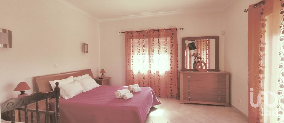 Moradia T4 em Vila Nova de Cacela de 233 m²