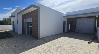 House/villa T4 in Azeitão (São Lourenço e São Simão) of 200 m²