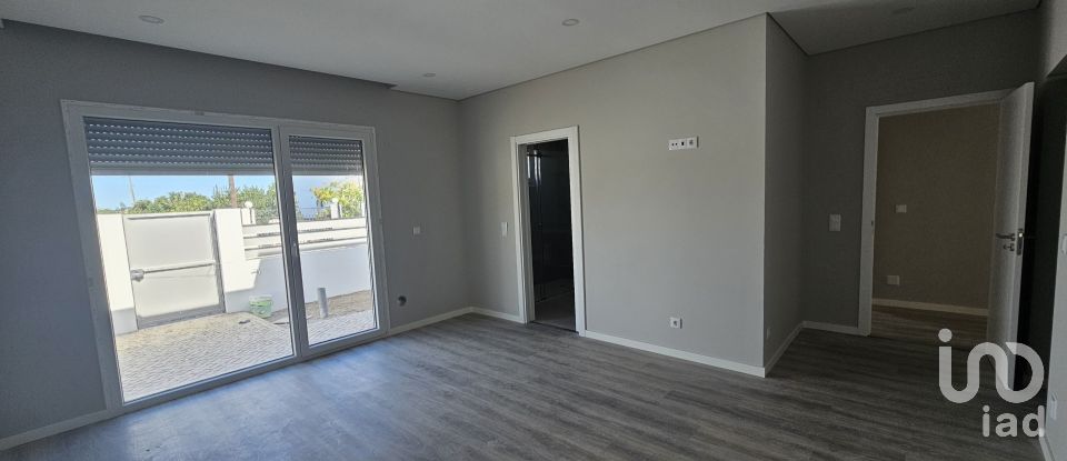 Maison T4 à Azeitão (São Lourenço e São Simão) de 200 m²