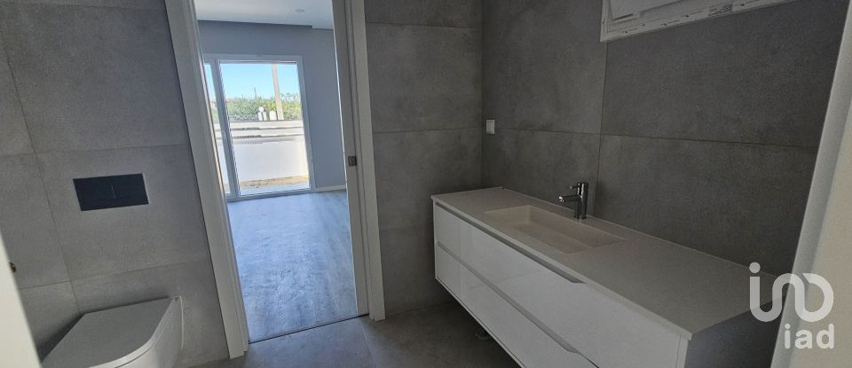 Maison T4 à Azeitão (São Lourenço e São Simão) de 200 m²