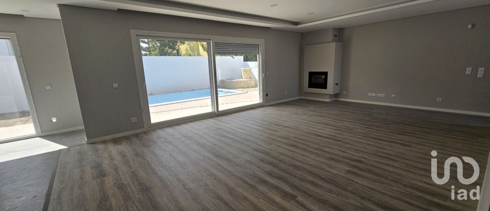 Maison T4 à Azeitão (São Lourenço e São Simão) de 200 m²