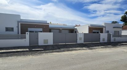 House/villa T4 in Azeitão (São Lourenço e São Simão) of 200 m²