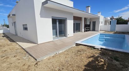 House/villa T4 in Azeitão (São Lourenço e São Simão) of 200 m²