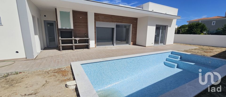 Casa / moradia T4 em Azeitão (São Lourenço e São Simão) de 200 m²