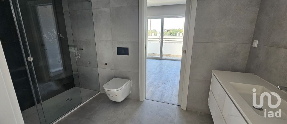 Casa / moradia T4 em Azeitão (São Lourenço e São Simão) de 200 m²