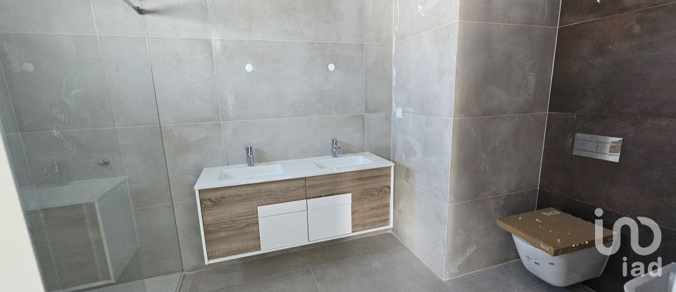 Casa / moradia T4 em Azeitão (São Lourenço e São Simão) de 200 m²