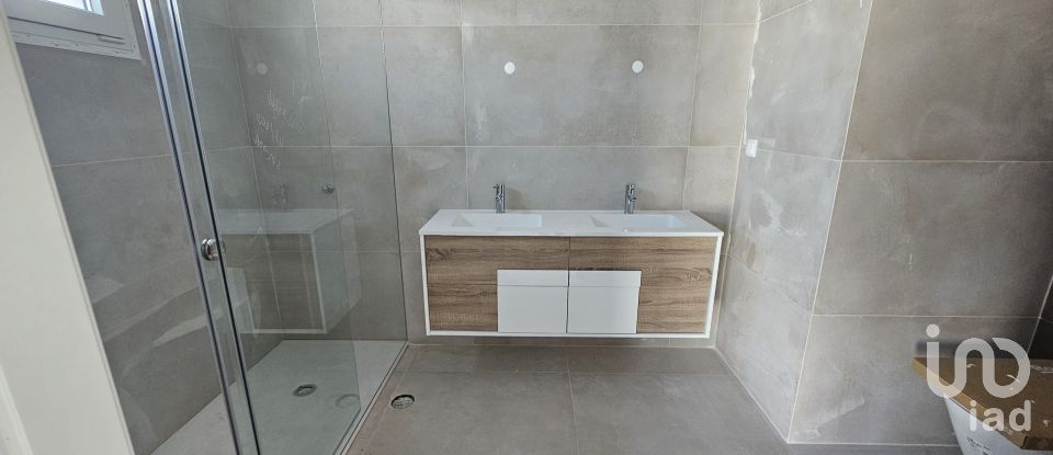 Casa / moradia T4 em Azeitão (São Lourenço e São Simão) de 200 m²