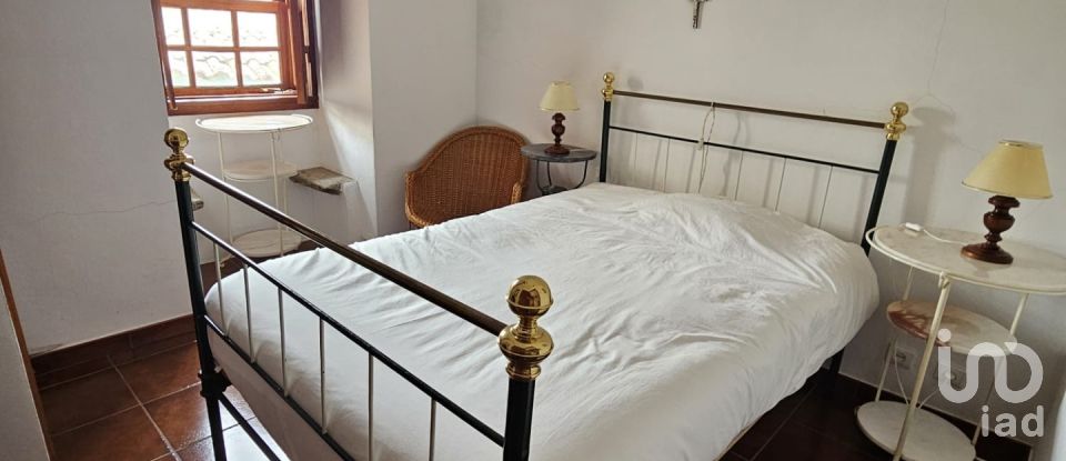 Maison de village T3 à Açoreira de 98 m²